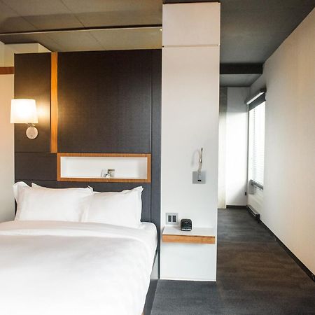 Hotel Alt Quartier Dix30 Brossard Esterno foto