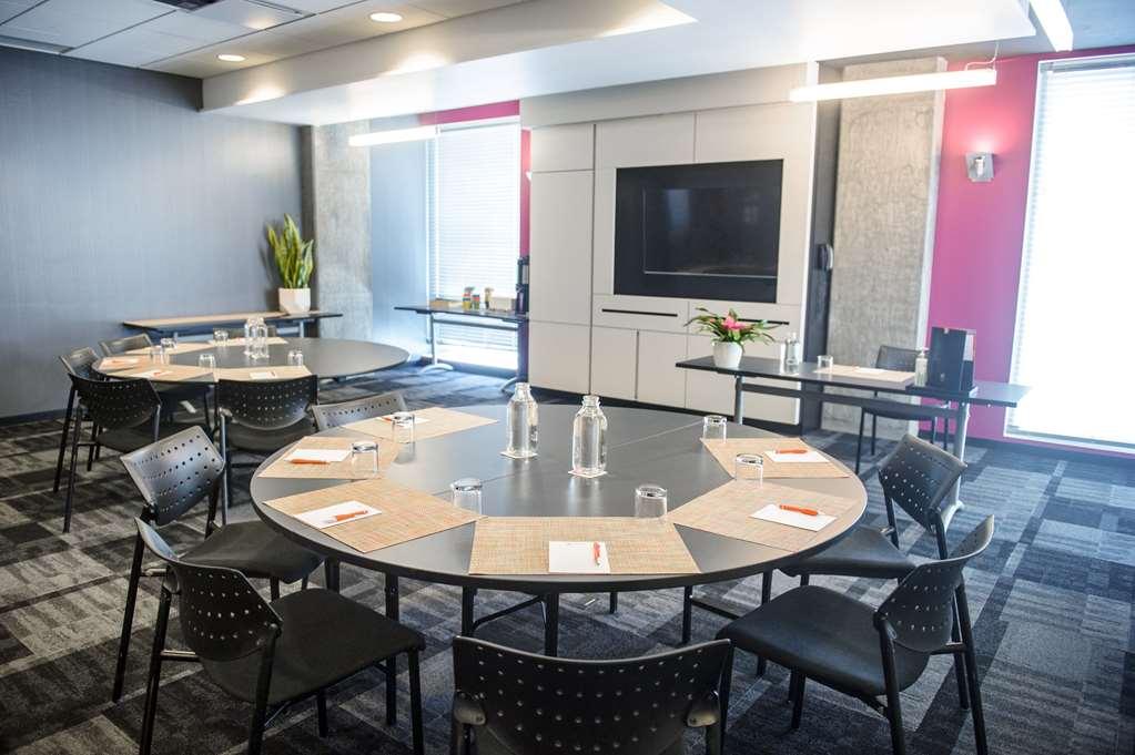 Hotel Alt Quartier Dix30 Brossard Servizi foto