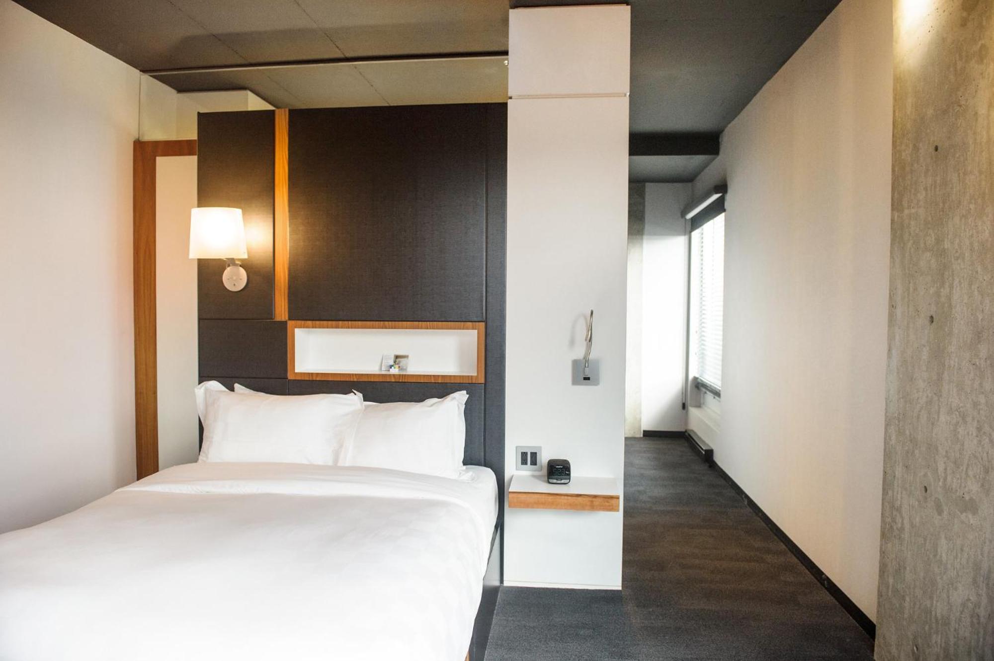 Hotel Alt Quartier Dix30 Brossard Esterno foto