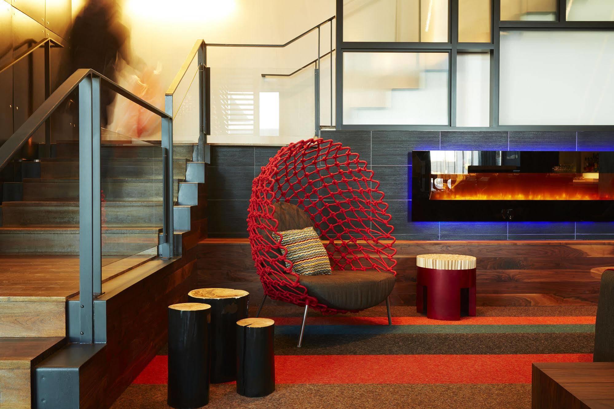 Hotel Alt Quartier Dix30 Brossard Esterno foto